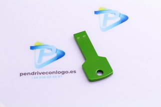 Memoria USB de metal con forma de una llave