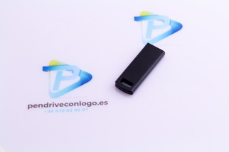 USB plástico con metal