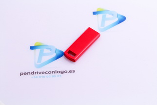 USB plástico con metal