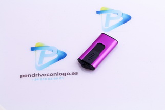 USB plástico con metal