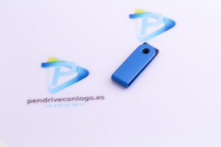 memoria USB plástico con metal